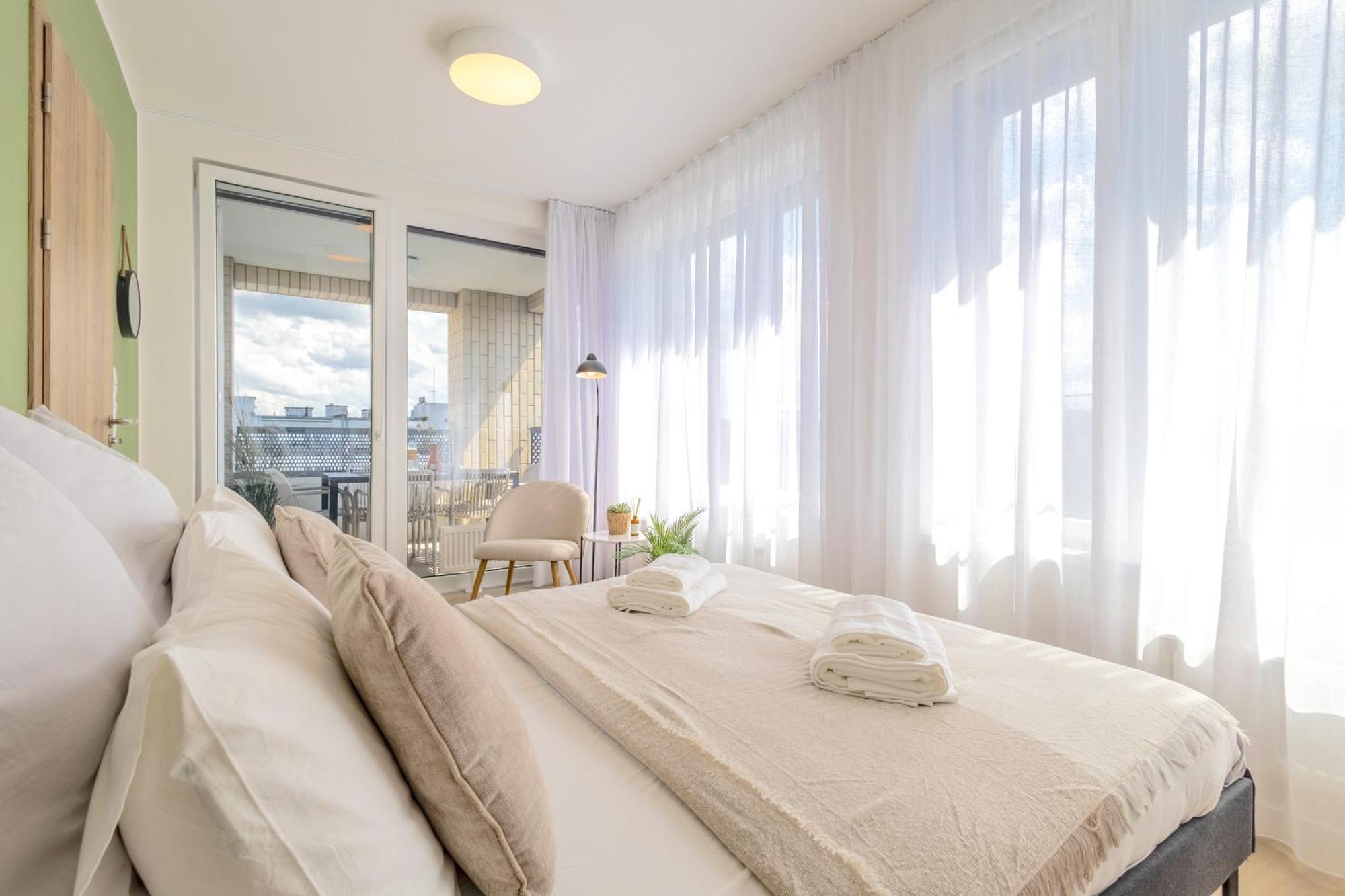 Bright 2Br - 7Th Floor, Balcony, Free Parking By Gravity Prague Apartment Ngoại thất bức ảnh