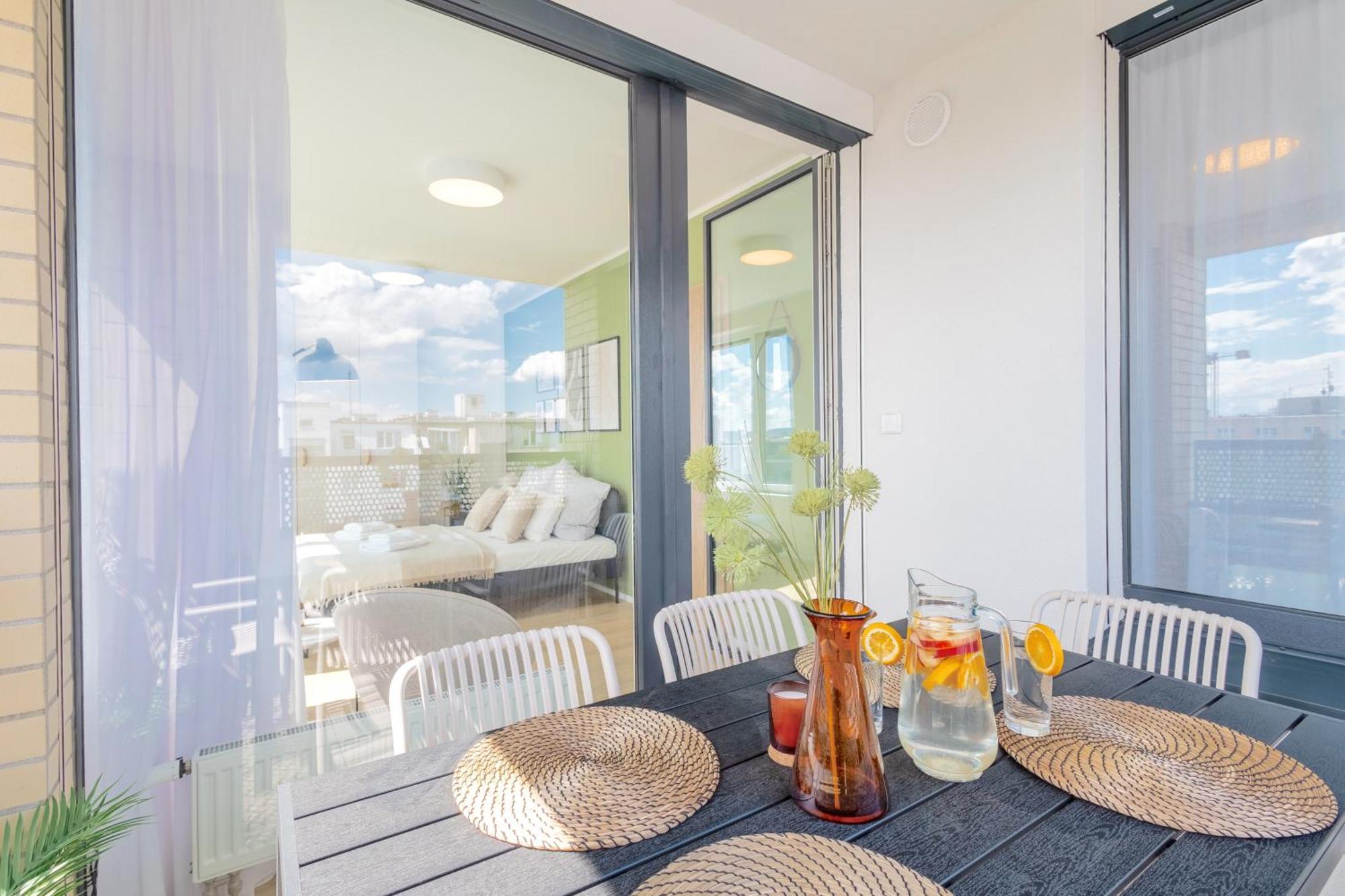 Bright 2Br - 7Th Floor, Balcony, Free Parking By Gravity Prague Apartment Ngoại thất bức ảnh