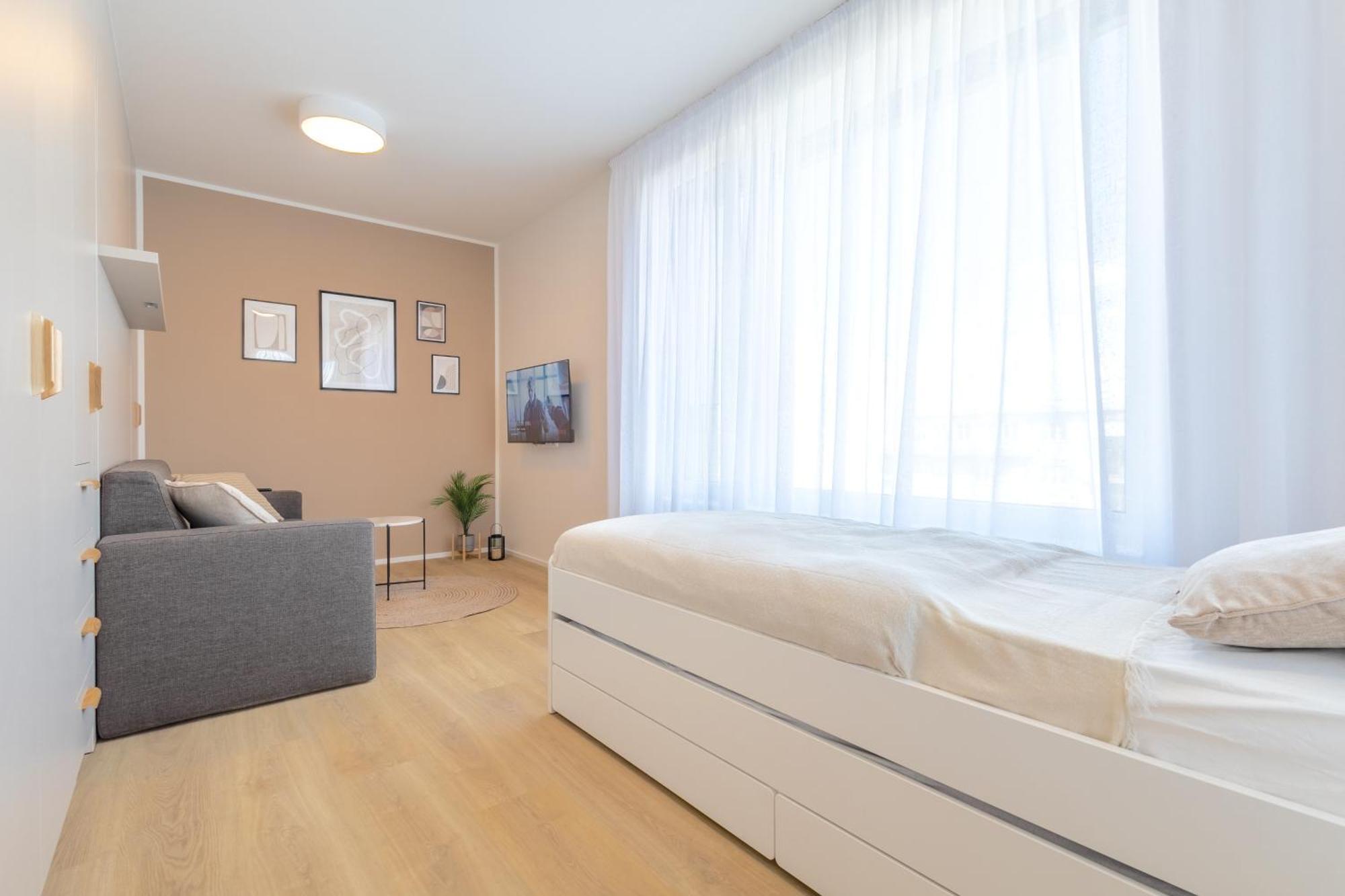 Bright 2Br - 7Th Floor, Balcony, Free Parking By Gravity Prague Apartment Ngoại thất bức ảnh