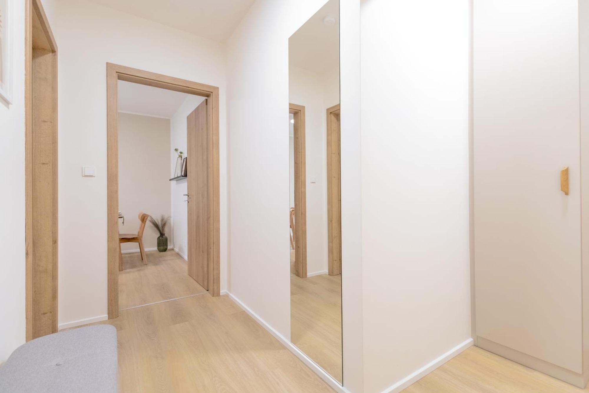 Bright 2Br - 7Th Floor, Balcony, Free Parking By Gravity Prague Apartment Ngoại thất bức ảnh