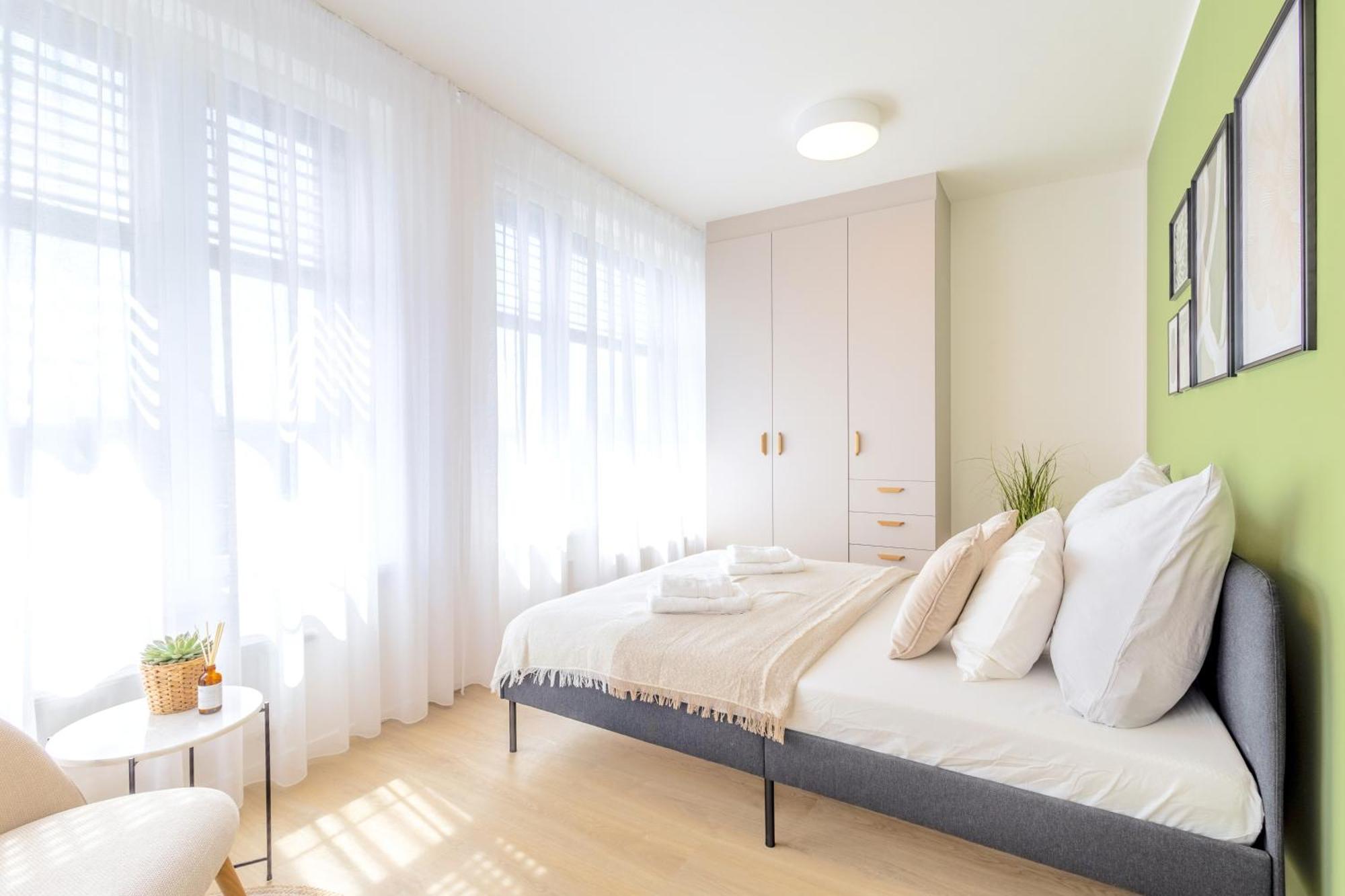 Bright 2Br - 7Th Floor, Balcony, Free Parking By Gravity Prague Apartment Ngoại thất bức ảnh